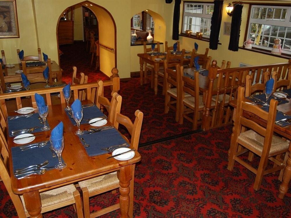 Britannia Inn Llangollen Exterior photo