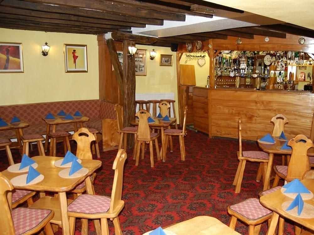 Britannia Inn Llangollen Exterior photo