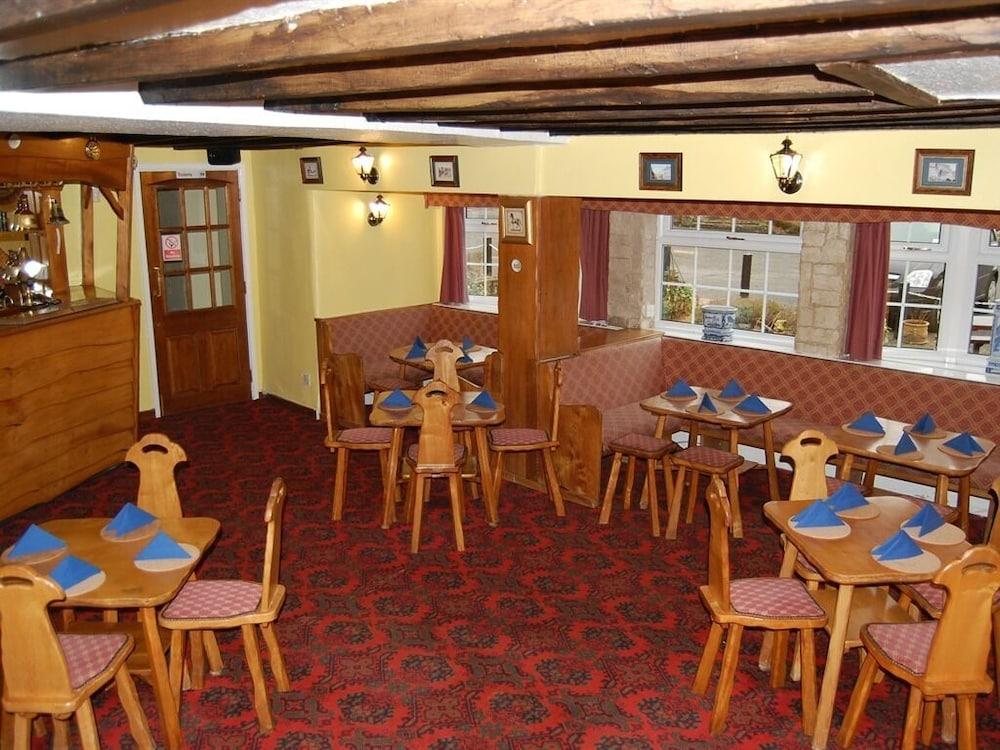 Britannia Inn Llangollen Exterior photo