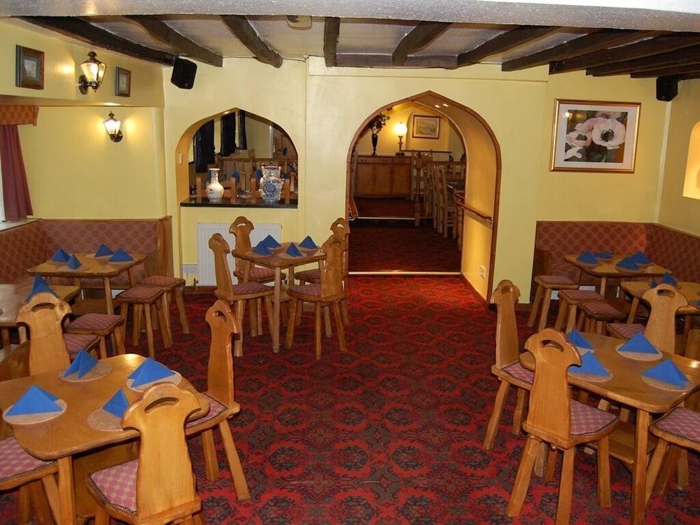 Britannia Inn Llangollen Exterior photo