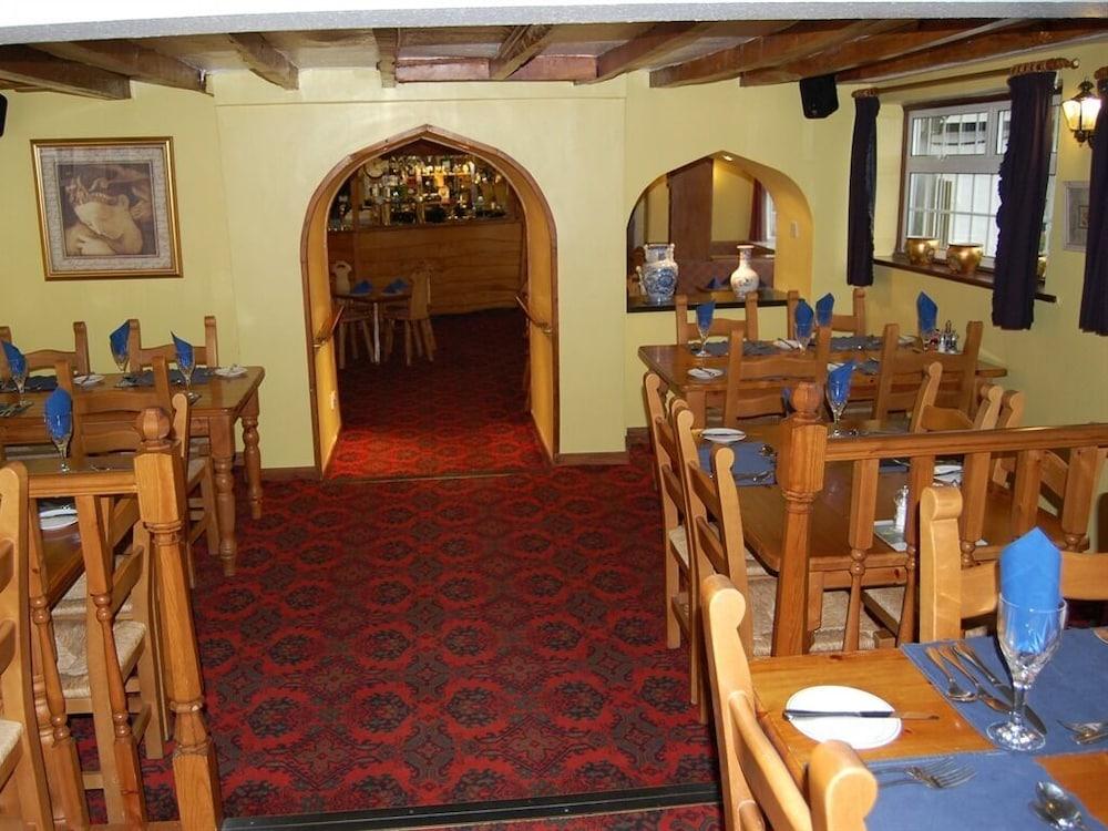 Britannia Inn Llangollen Exterior photo