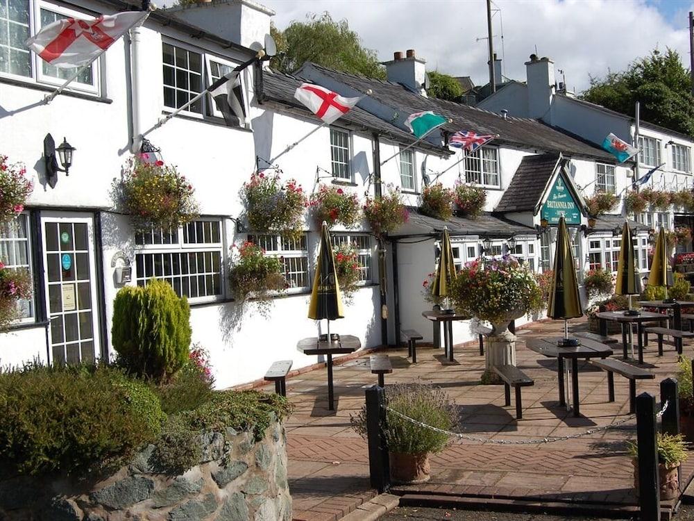 Britannia Inn Llangollen Exterior photo